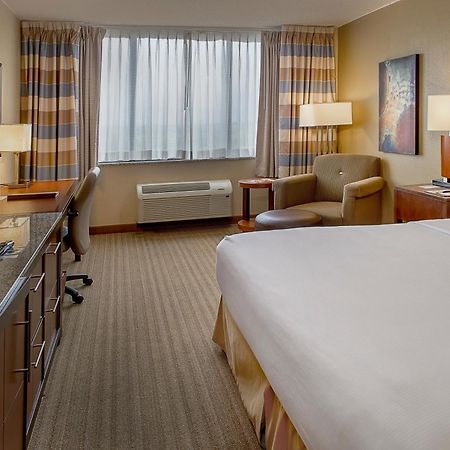 Doubletree By Hilton St. Louis At Westport Hotel Maryland Heights Exterior photo