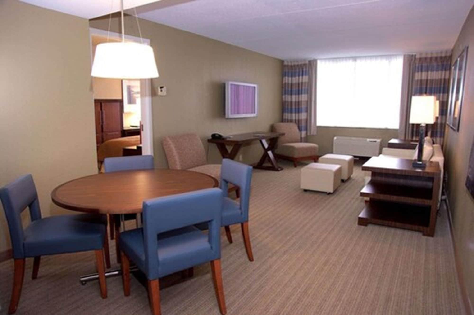 Doubletree By Hilton St. Louis At Westport Hotel Maryland Heights Room photo