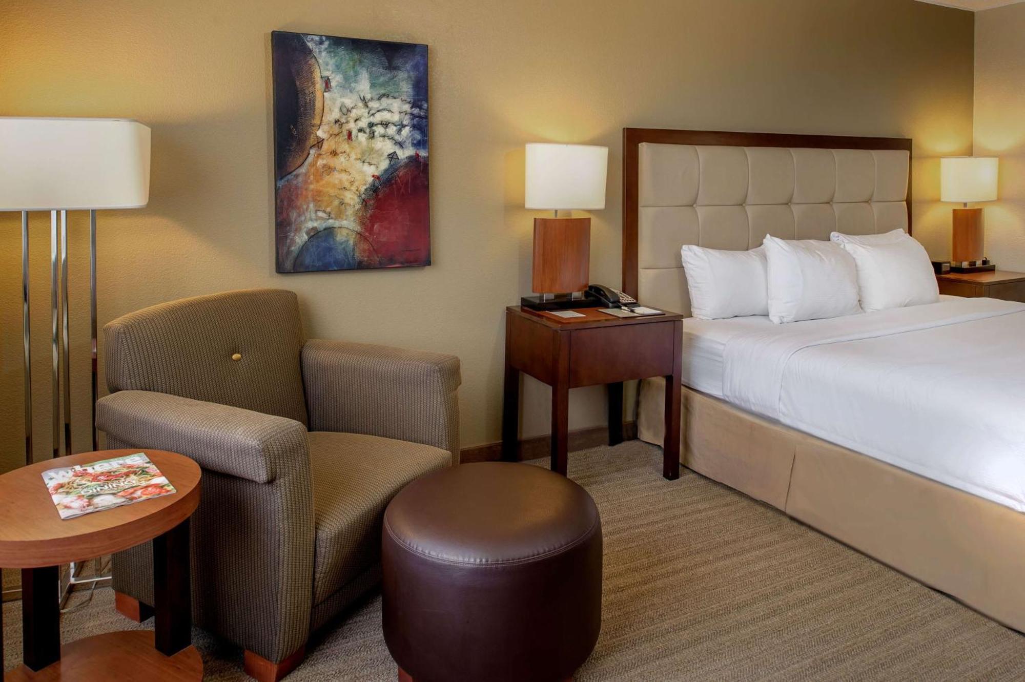 Doubletree By Hilton St. Louis At Westport Hotel Maryland Heights Exterior photo