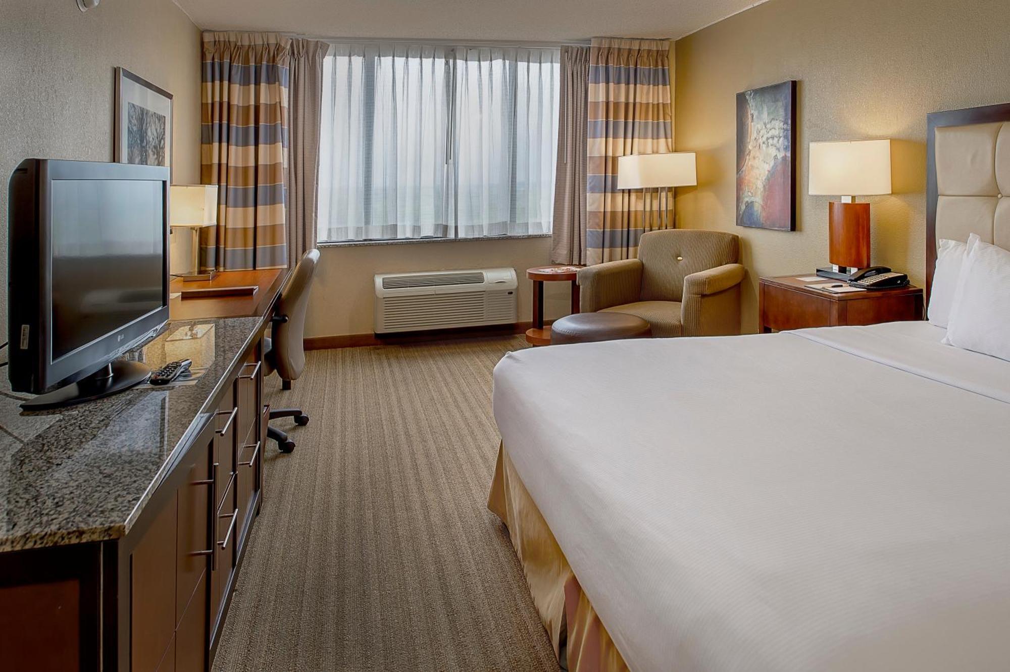 Doubletree By Hilton St. Louis At Westport Hotel Maryland Heights Exterior photo