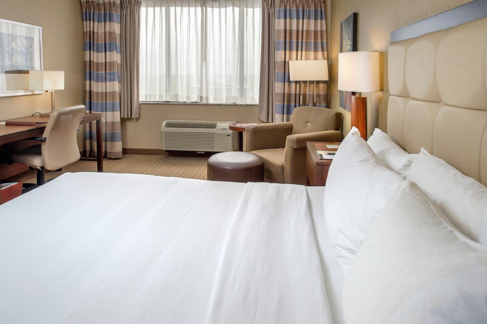 Doubletree By Hilton St. Louis At Westport Hotel Maryland Heights Exterior photo